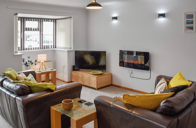 2 bedroom accommodation in Walcott-Happisburgh-Norfolk
