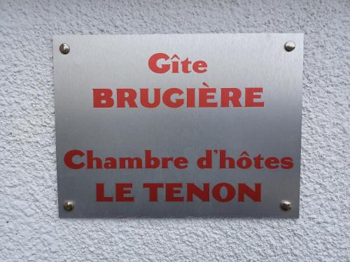 2 hébergements différents un gîte avec 2 chambres et une chambre avec kitchenette