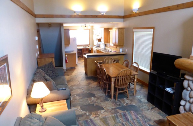 2 Hot Tubs and 2 Kitchens! Large and Conveniently located.