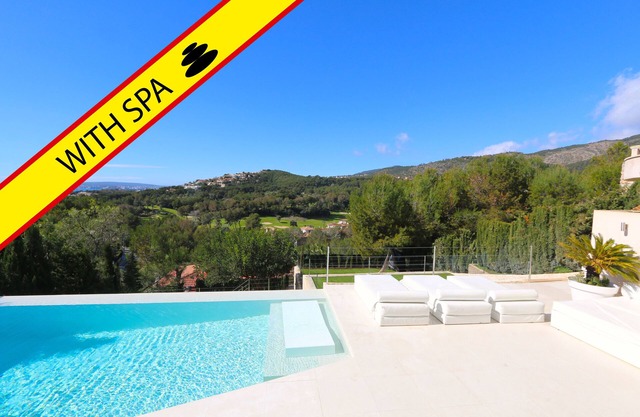 2 livingrooms, 4 bedrooms (all with bathroom), 10 persons, spa and heated pool