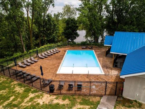 2 Luxury suites with parking at The Grand Castle