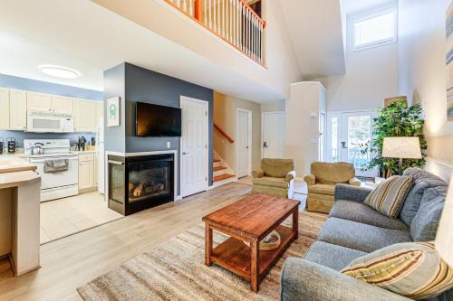 2 Mi to Bethany Beach Boardwalk! Townhome with Pool