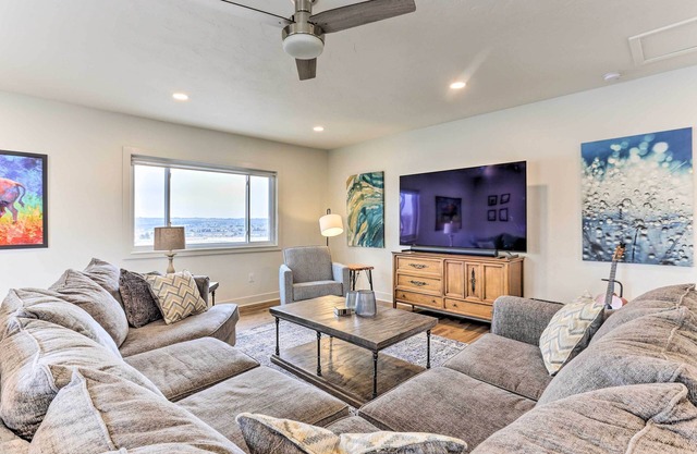 2 Mi to Dtwn Castle Rock: Home w/Furnished Patio