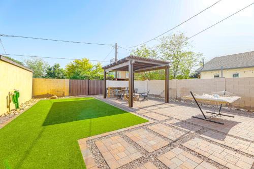 2 Mi to Dtwn Phoenix Historic Home with Yard