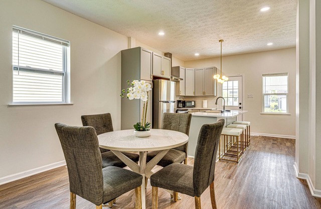 2 Mi to Mass Ave: Indianapolis Townhome Near Parks