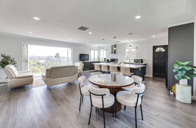 2 Mi to Rose Bowl Stadium: Mtn-View Gem w/Patio