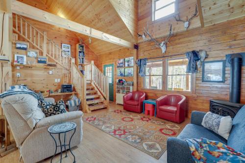 2 Mi to Skiing Casper Cabin with Mtn Views!