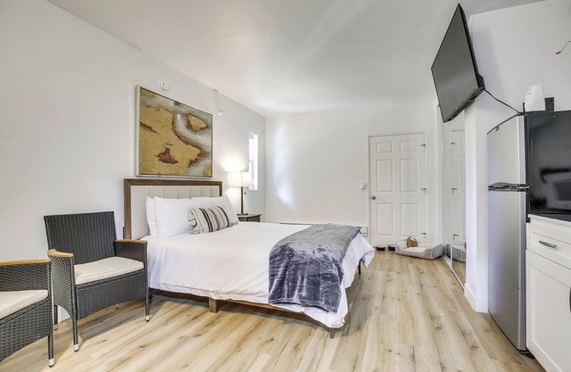 2 Mi to Water: Lake Arrowhead Studio