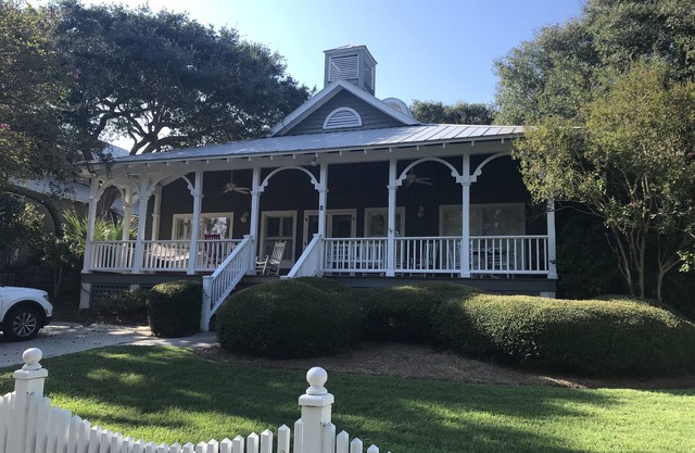 2 Min.Walk to Beach. Charming, spacious 3bd;3ba home. Hear the Ocean from Porch