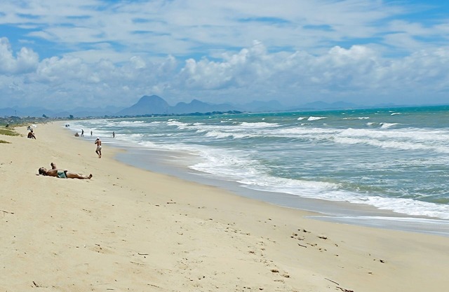 2 minutes walk from the beach in the center of unamar/cabo frio.