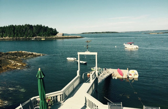 2 oceanfront Cottages with spectacular views and deck with direct water access