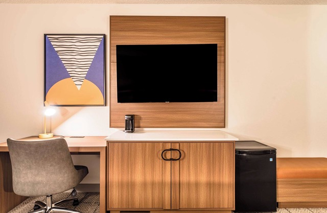 2 Pet-friendly Units w/FREE Parking, Outdoor Pool, Near Point North Park!