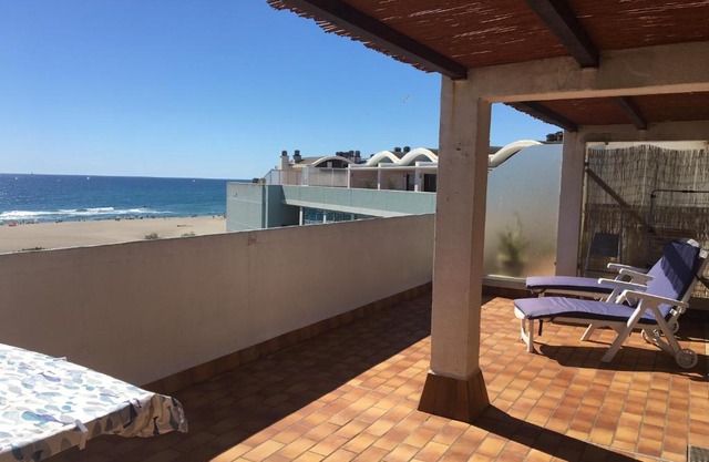 2 PIECES FRONT DE MER DERNIER ETAGE 40 m2