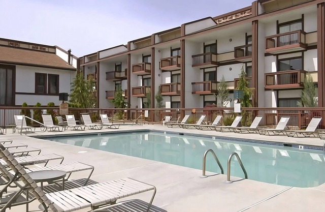2 Premium Units Perfect for Groups! Free Parking, Enjoy on the Pool!