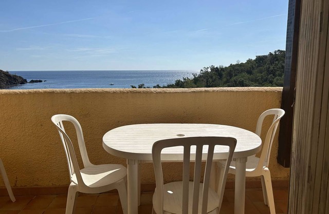 2-Room Apt/Cabin, Sleeps 4, Beach, Parking, Pets Allowed