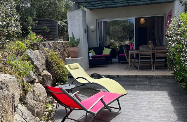 2-room rental Sant Ambroggio 100 m from the beach and shops near Calvi