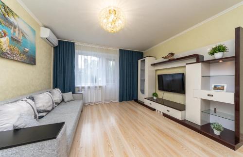 2 rooms apartment near metro Teremky