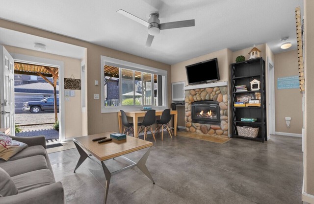 2 Sandals Cabana: Oceanview | Steps to Beach | Dog-Friendly