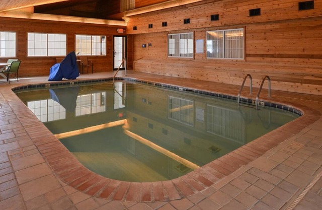 2 Spacious Rooms w/Friendly Staff and Complimentary Breakfast Near Highway 6