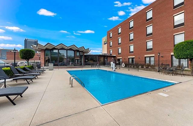 2-Star Hotel ∙ Holiday Inn Express - Columbus Downtown, an IHG Hotel