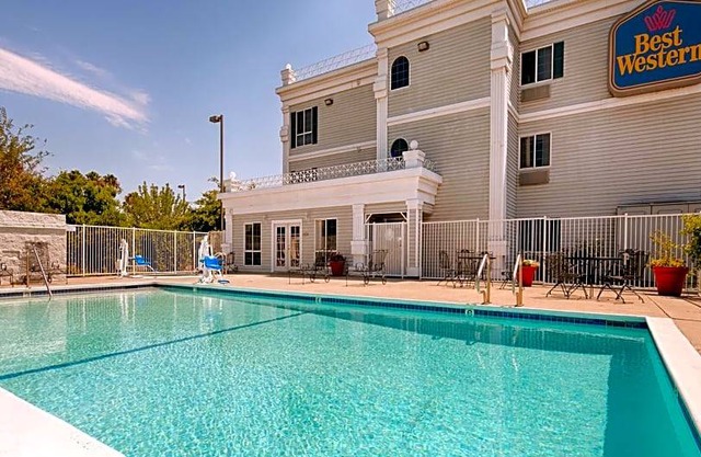 2-Star Hotel ∙ Best Western Capital City Inn