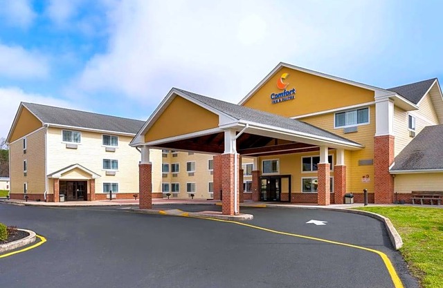 2-Star Hotel ∙ Comfort Inn & Suites