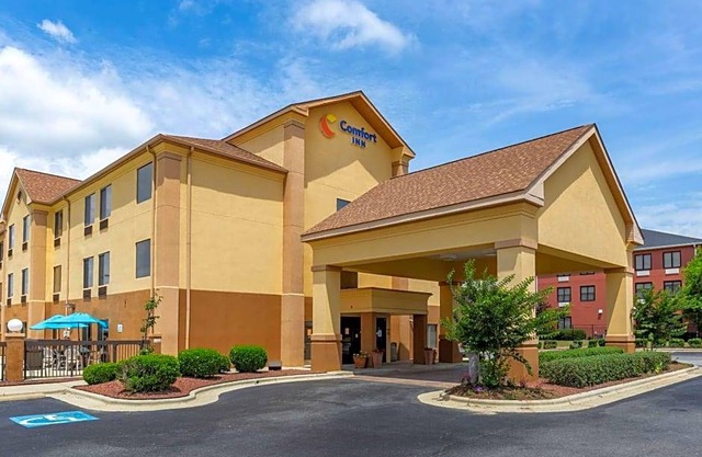 2-Star Hotel ∙ Comfort Inn Garner Clayton I-40