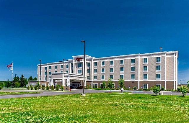 2-Star Hotel ∙ Hampton Inn Presque Isle