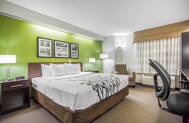 2-Star Hotel ∙ Sleep Inn & Suites Columbus