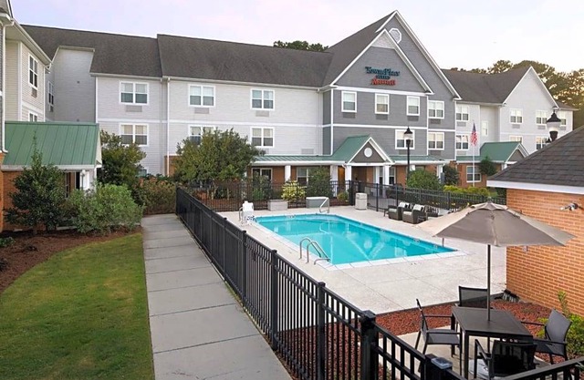 2-Star Hotel ∙ TownePlace Suites by Marriott Jacksonville