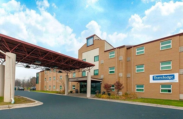 2-Star Hotel ∙ Travelodge by Wyndham Romulus Detroit Airport