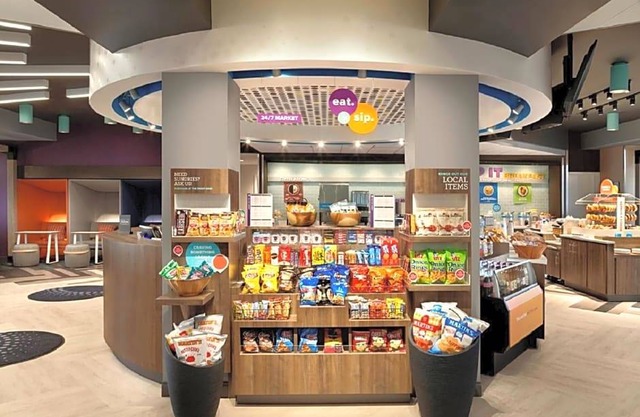 2-Star Hotel ∙ Tru By Hilton Denver, PA