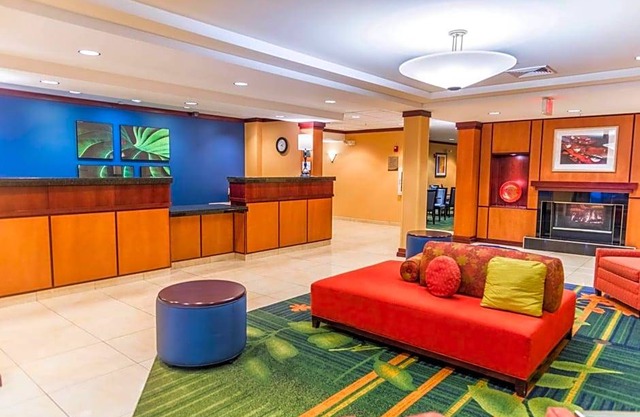 2-Star Hotel ∙ Fairfield Inn and Suites by Marriott Muskegon Norton Shores