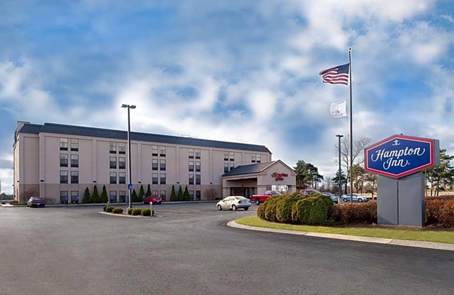 2-Star Hotel ∙ Hampton Inn Muskegon