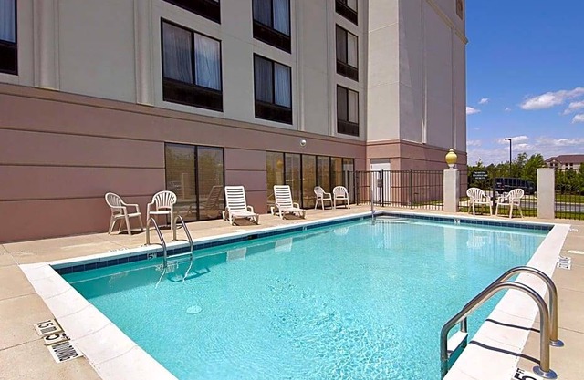 2-Star Hotel ∙ Wingate by Wyndham Greensboro