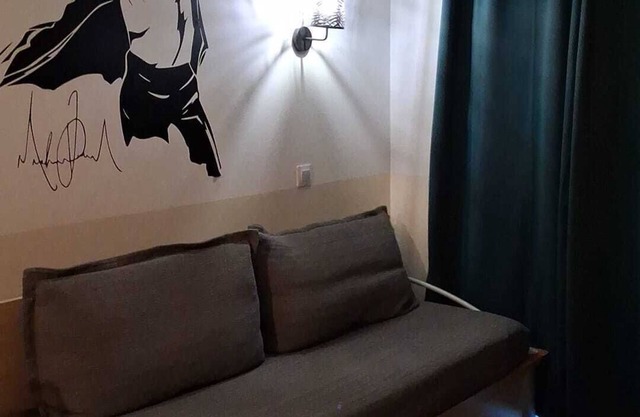 2 steps from Disneyland your apartment for 5!