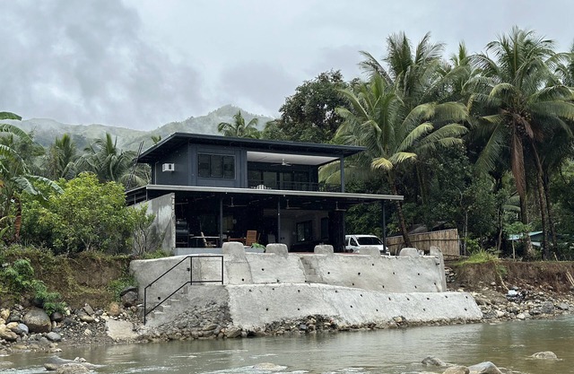 2 stores Prefab Container Vacation Home-Mountain View w/river access