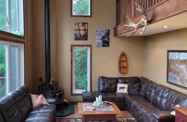 2 story 4 season Dream Cottage