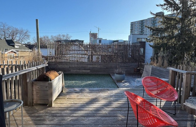 2-Story Hintonburg Hideout with Huge Rooftop