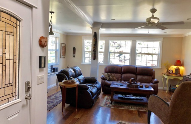 2-story house, all the comforts of home, spectacular space and views!