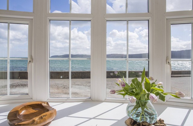 2 THE COACH HOUSE, family friendly in Red Wharf Bay