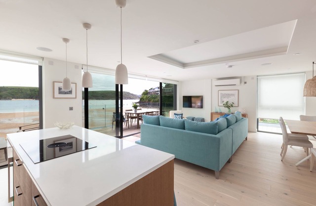 2 The Reach - absolute beachfront - Sleeps 4