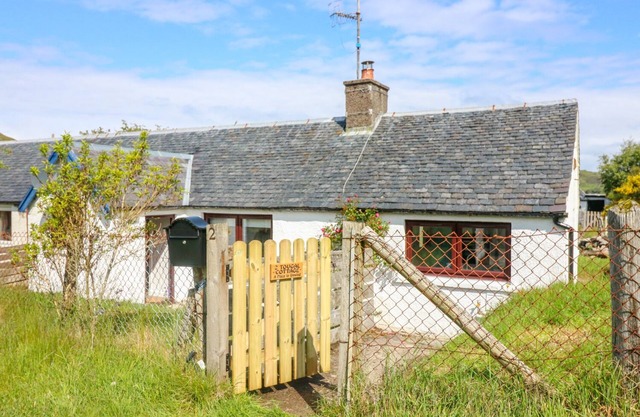 2 TOUGAL, family friendly, country holiday cottage in Mallaig