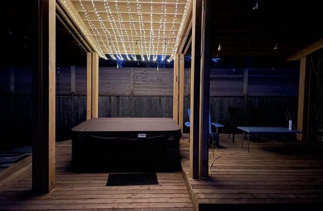2 Waters retreat, cabin and wet-weather spa (close to beach).
