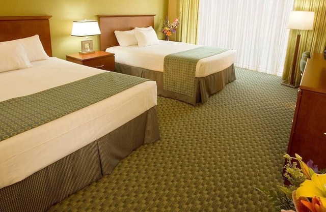 2 x Panorama Room - 2 Queens at Aquarius Casino Resort