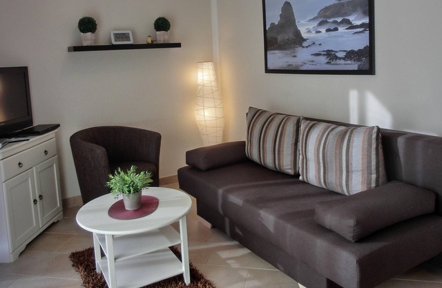 2-zimmer-fewo für 4 Pers. EG mit Kleinen Garten