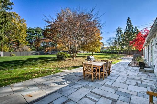 20 Mi to Philly Inviting Home with Yard in Wayne!