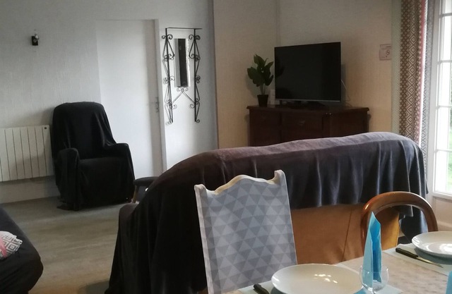 20 minutes from the beach, sleeps 6