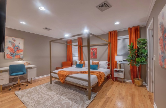 20% Off. Ask Abt Deals. Stunning 3BR 2BA 7Beds 11 Ppl. American Dream 15 mins