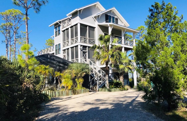 20% OFF FALL! Bayfront, Handi-cap Accessible w/Pool & Elevator, Kayaks
